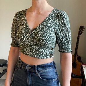 American Eagle crop top